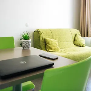 Hotel apartamentowy Twenty Business Flats Timone