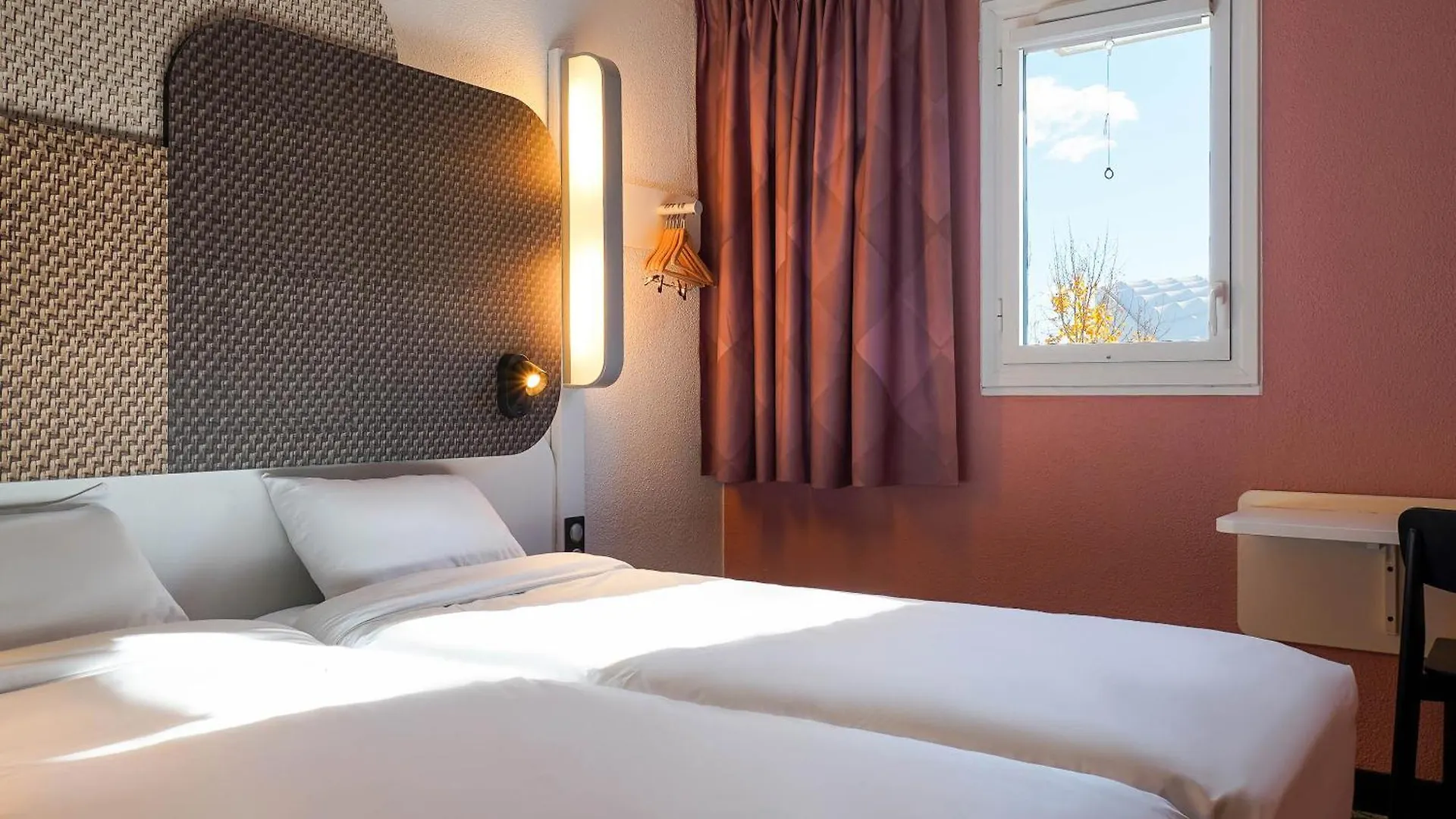 **  B&B Hotel Marseille Parc Chanot Γαλλία